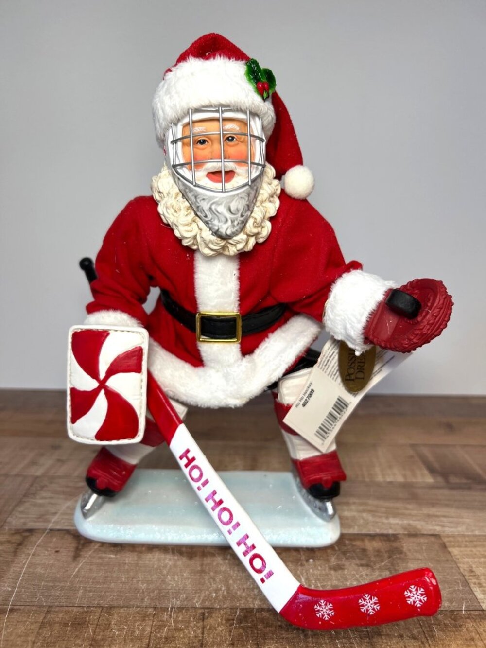 Dept 56 Possible Dreams Clothtique Santa Hockey Figurine Christmas Décor
